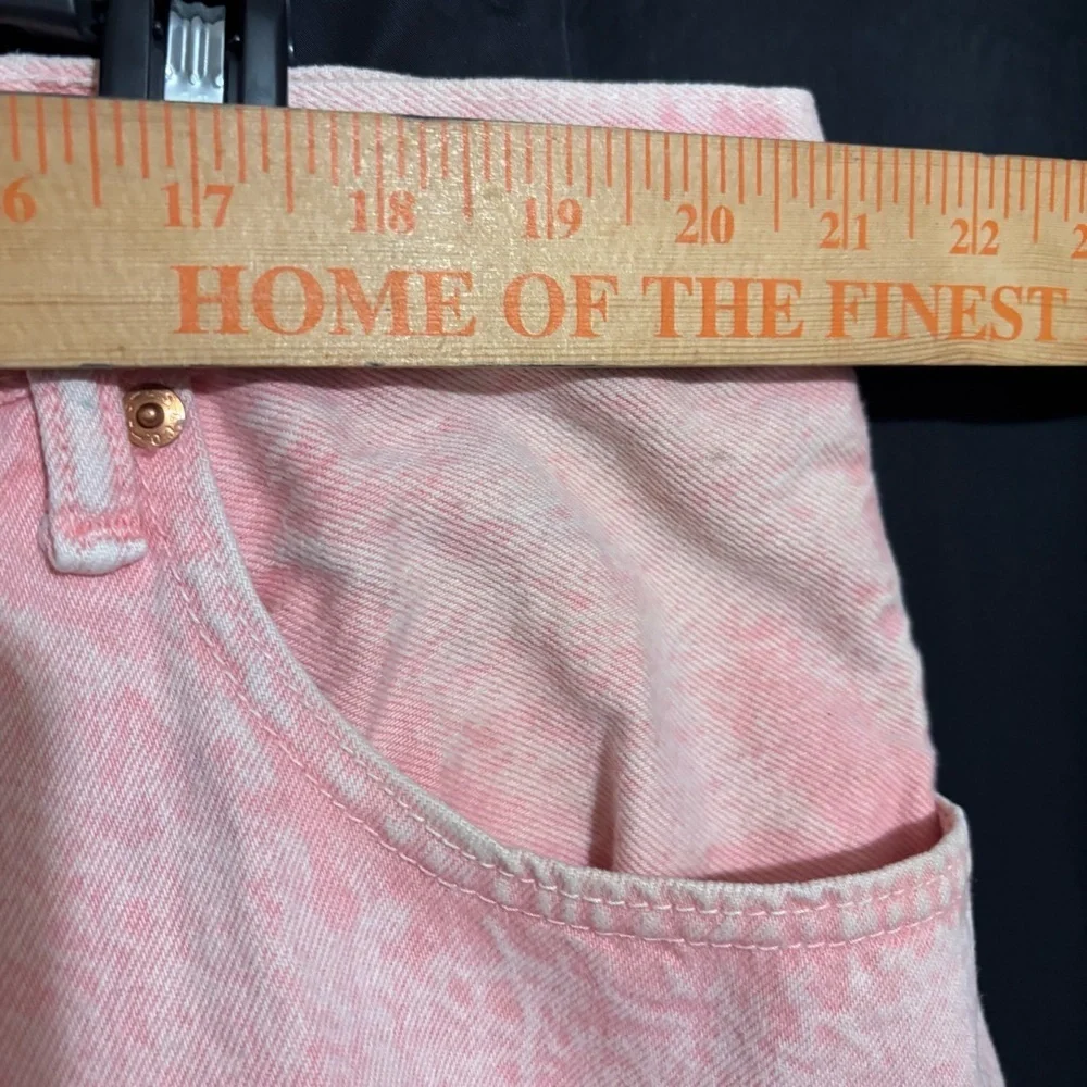 Levi’s 569 Loose Fit Pink Denim Shorts Men’s Size 42 Y2K Baggy Skate Stains